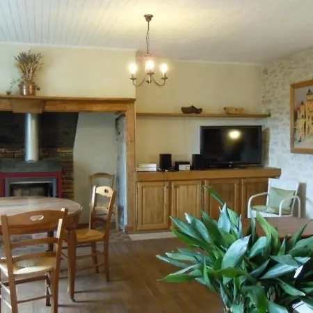 House - 6 Pers, 107 M2, 4/3 * Brengues